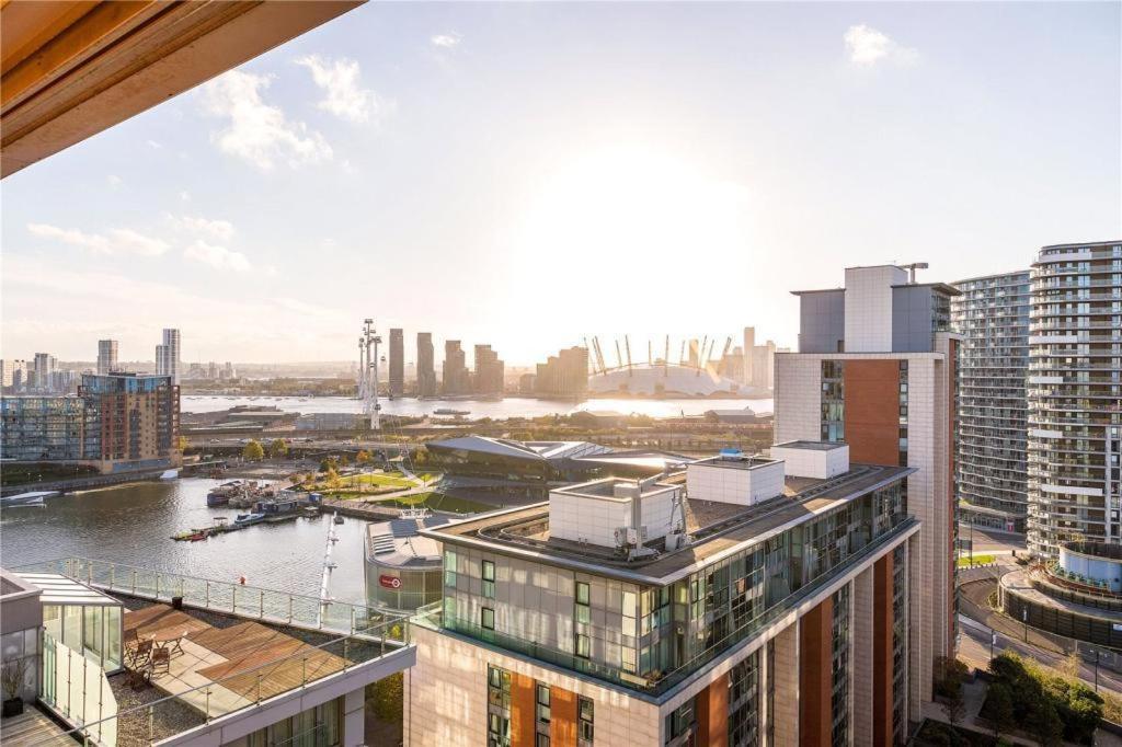 Two Bedroom Apartment - London Excel Stays Екстер'єр фото