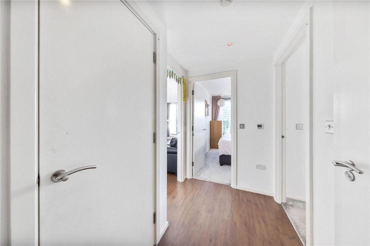 Two Bedroom Apartment - London Excel Stays Екстер'єр фото